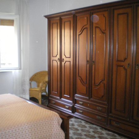 Poppy Apartment Леванто Екстериор снимка