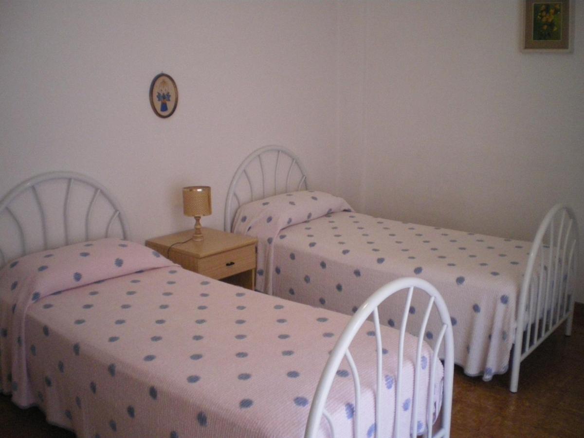 Poppy Apartment Леванто Екстериор снимка