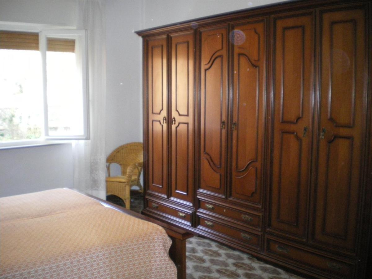 Poppy Apartment Леванто Екстериор снимка