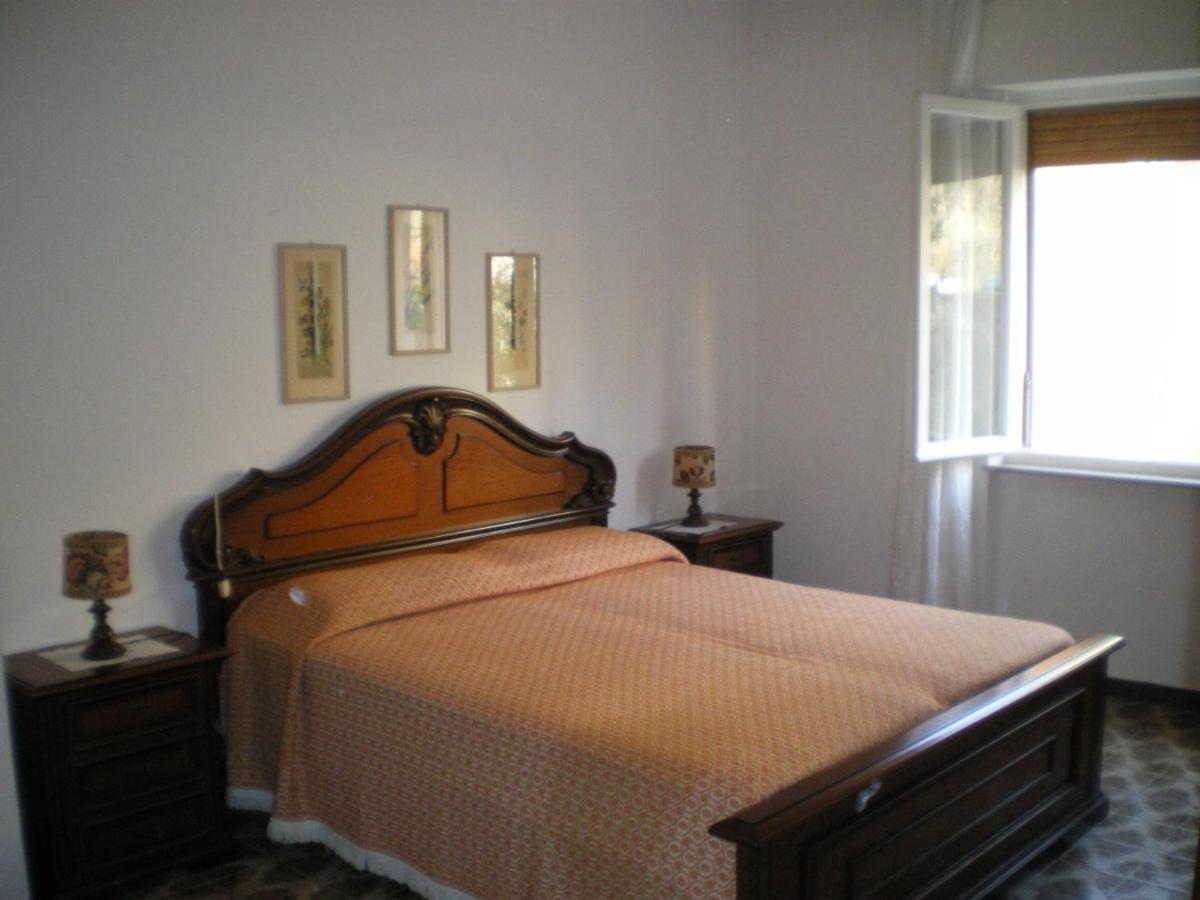 Poppy Apartment Леванто Екстериор снимка