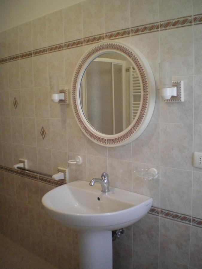 Poppy Apartment Леванто Екстериор снимка